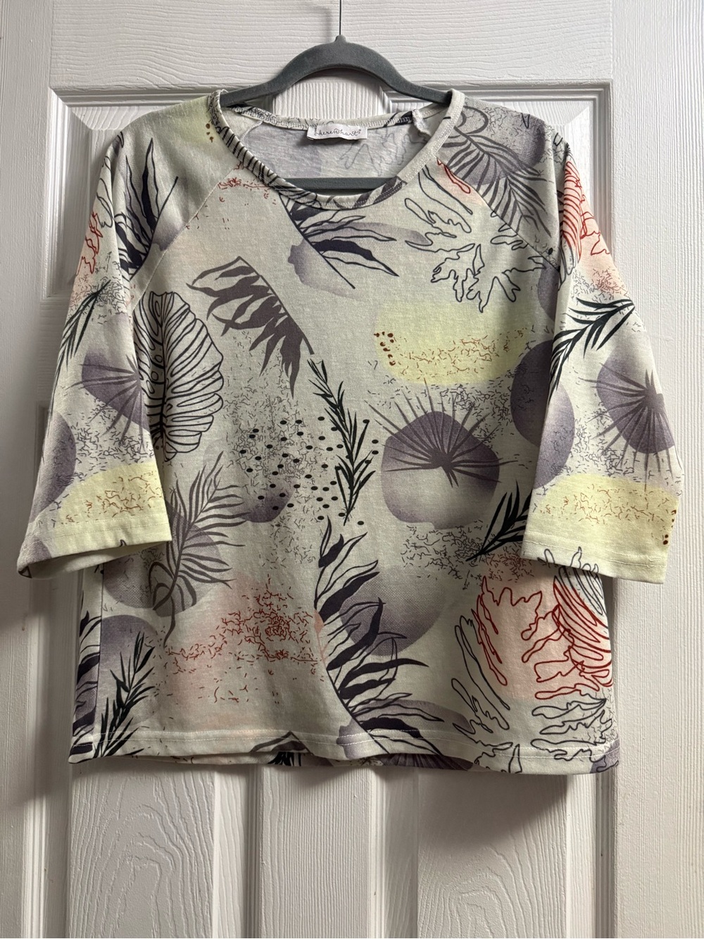 Keren Hart Tropical Leaf Blouse 3/4 Sleeve